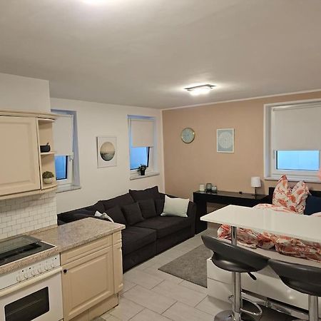 Schoenes Apartment In Muenchen Екстериор снимка